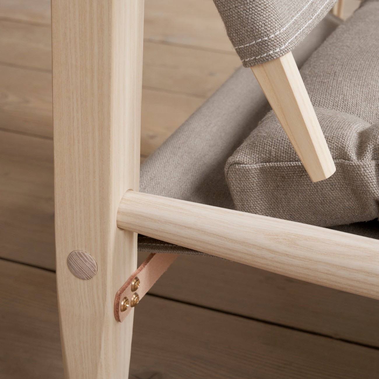 Safari Chair KK47000 Ash White Oil Carl Hansen & Son - Undomus Safari Chair KK47000 Ash White Oil Carl Hansen & Son - Undomus