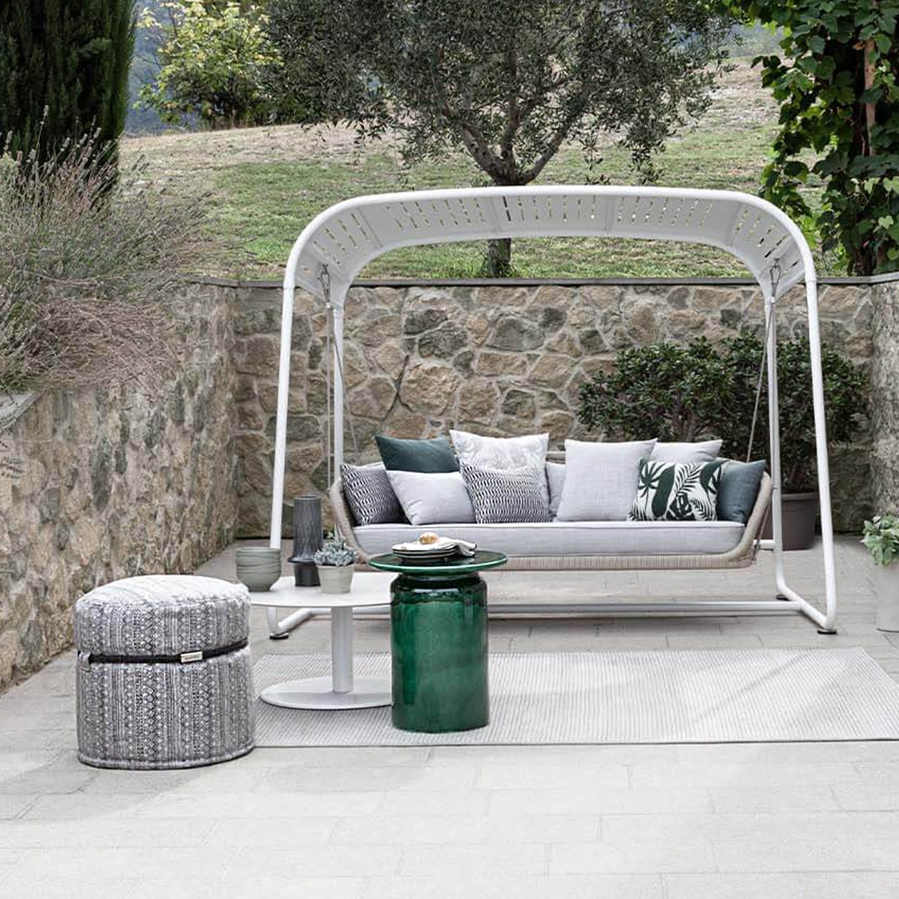 Levante Service Outdoor Pouf, Atmosphera