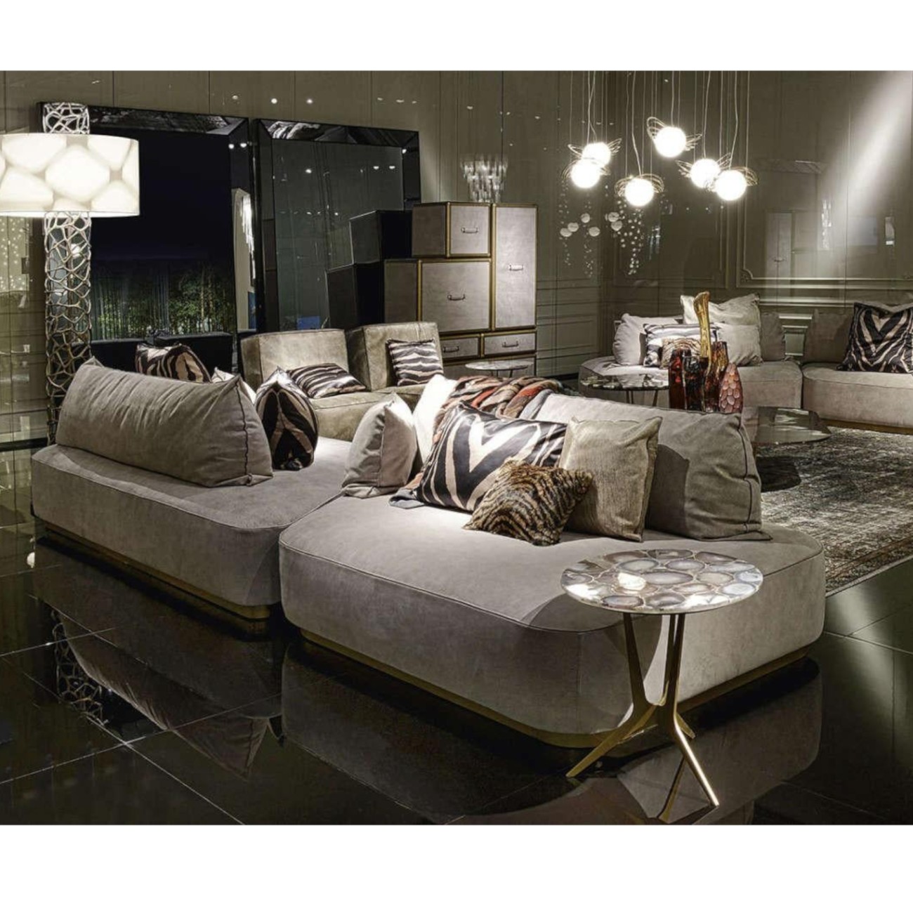 https://www.undomus.com/25053-large_default/baltimora-modular-sofa-roberto-cavalli.jpg